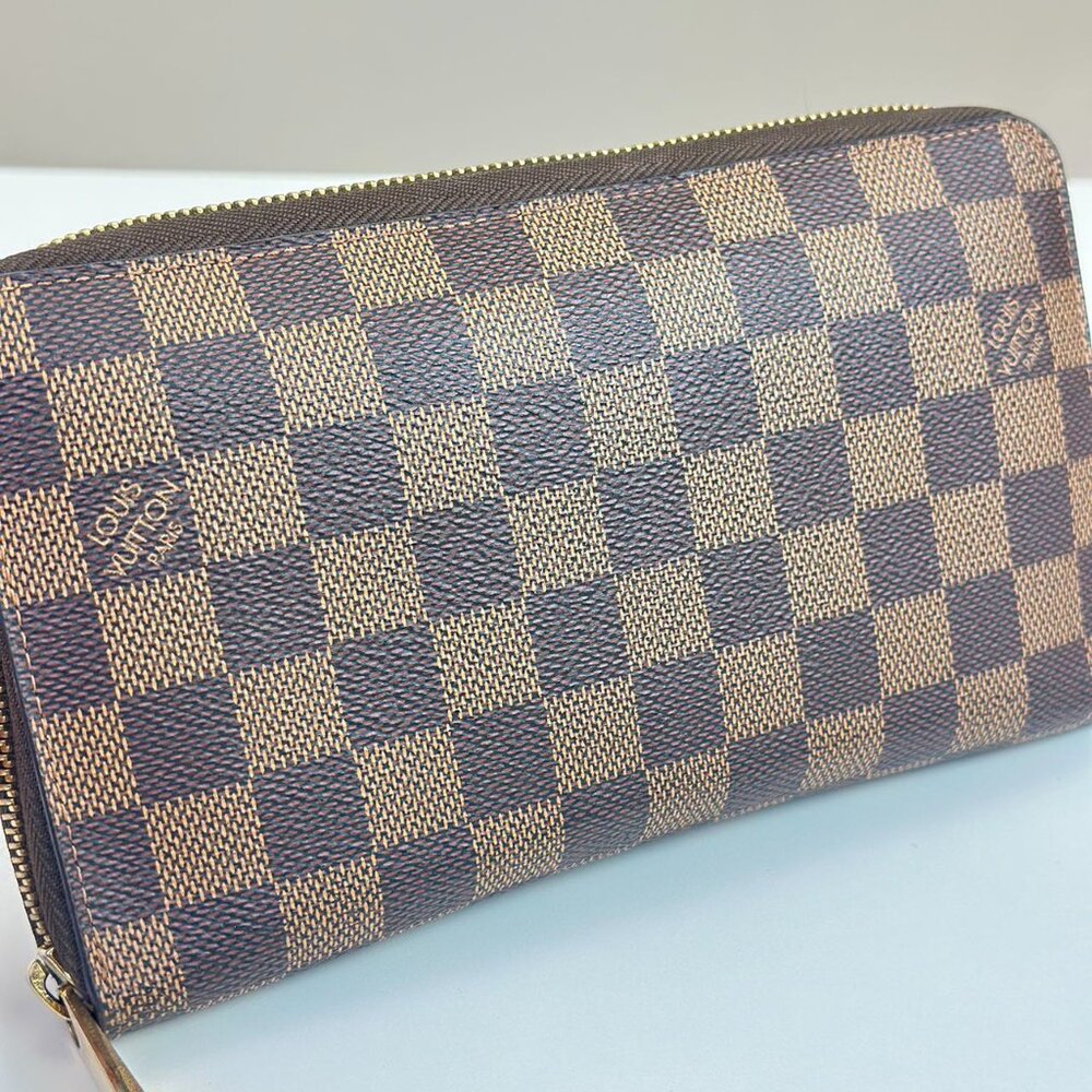 Louis Vuitton Damier Ebene Wallet - Picture 6 of 9